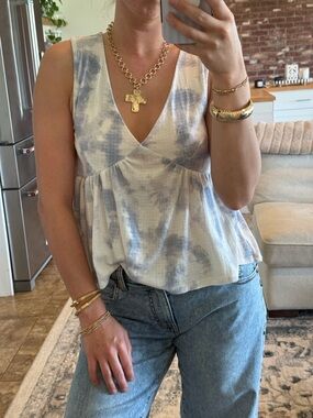 V-Neck Tie-Dye Peplum Tank Top - Blue & Cream